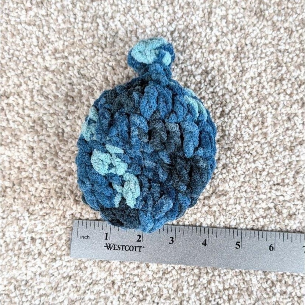 Handmade Crochet Water Balloons Reusable Water Fight Fun Summer Toy Teal Dreams - Picture 3 of 4